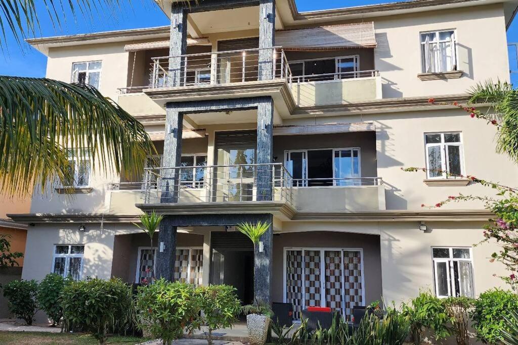 Number 8, 2Nd Floor, Pebble Bay Apartments Grand Baie Exterior photo